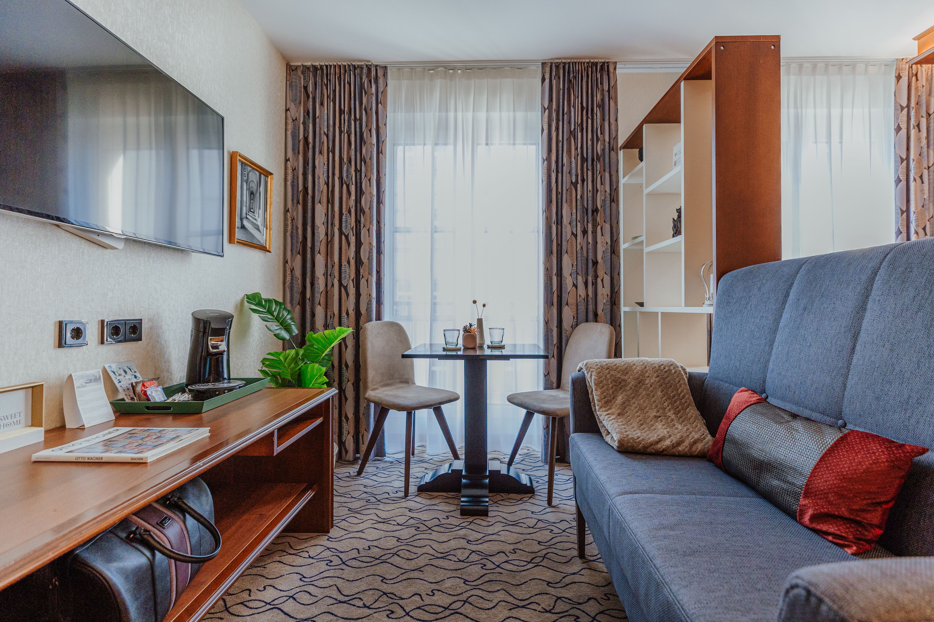 Photo - AdvaStay by KING's