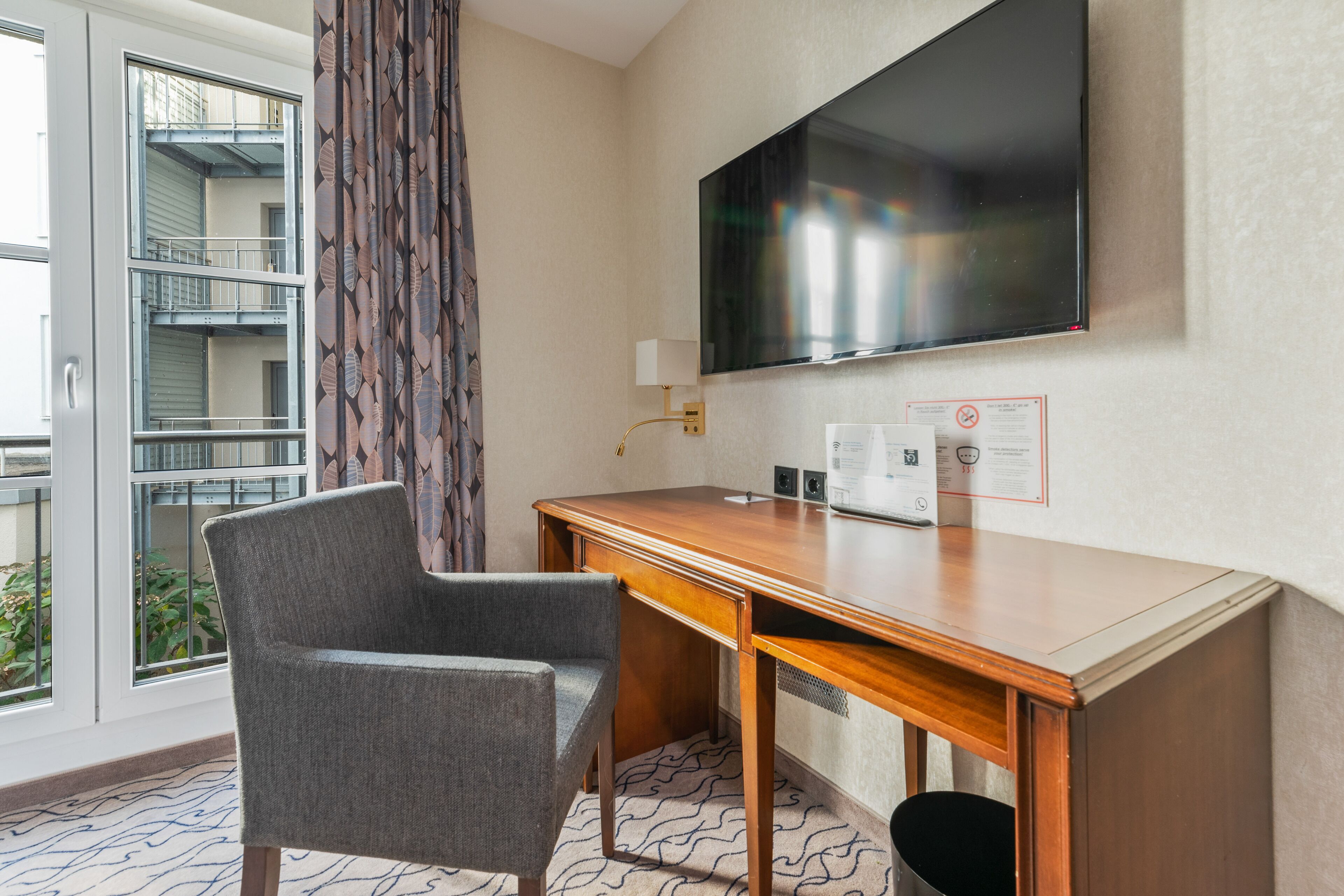 club double room, courtyard view | 1 bedroom, hypo-allergenic bedding, in-room safe, desk