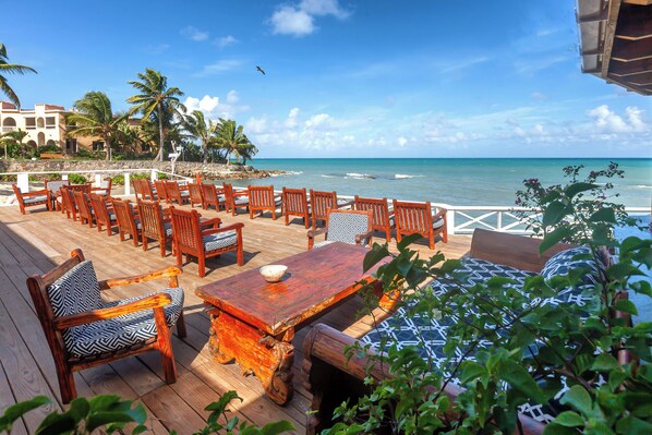 Terrace/patio - Ocean Point Beach Resort & Spa - Adults Only (St. John's)