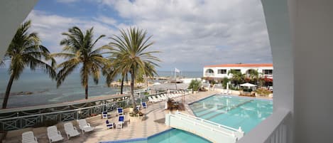 Kamer, balkon, aan zee | Uitzicht vanuit de kamer