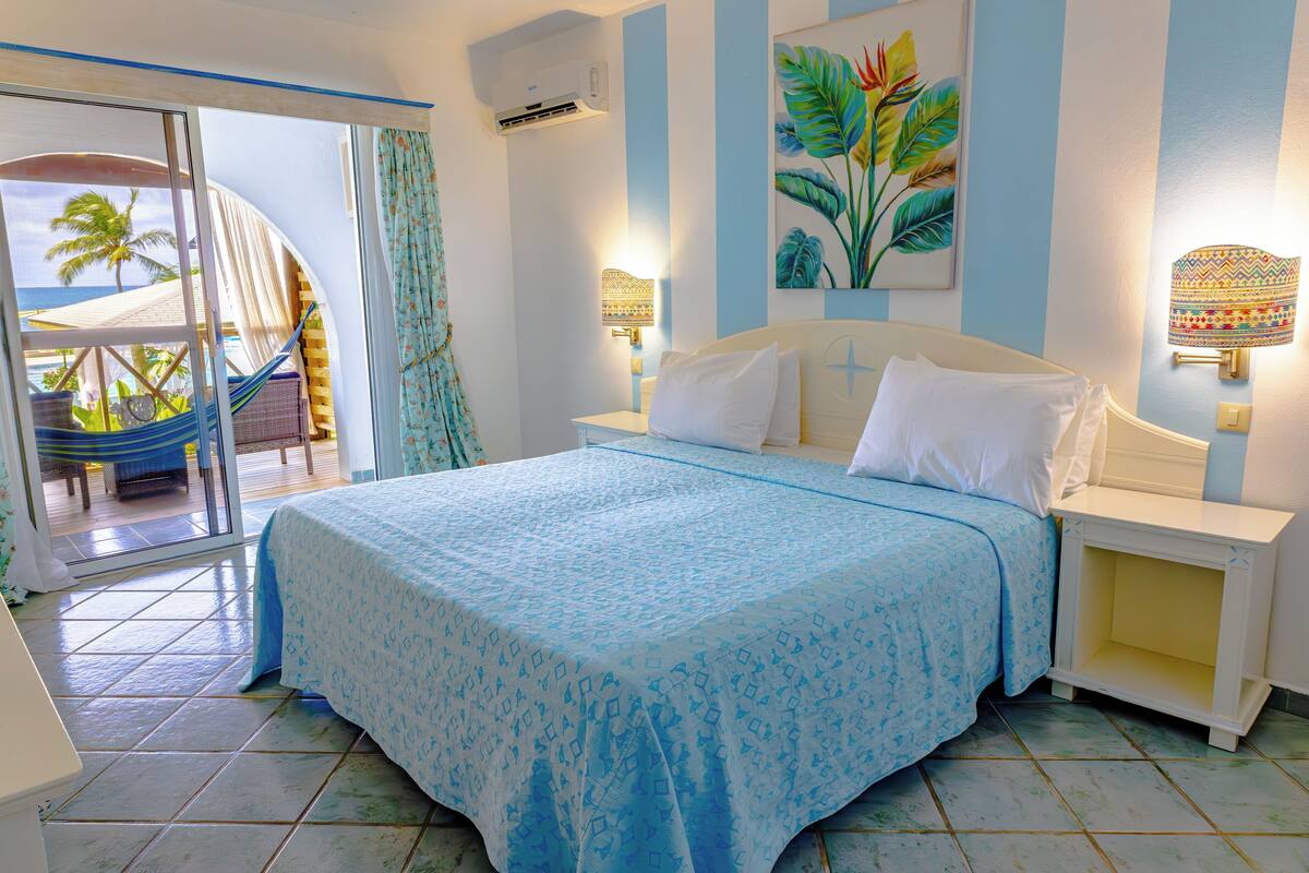 double or twin room | 1 bedroom, minibar, in-room safe, individually decorated