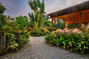 Exterior - GREEN MANSIONS JUNGLE RESORT (Sauraha)
