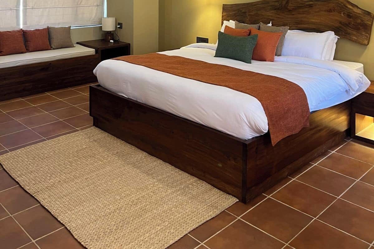 Premium Room | 1 bedroom, in-room safe, individually furnished, desk