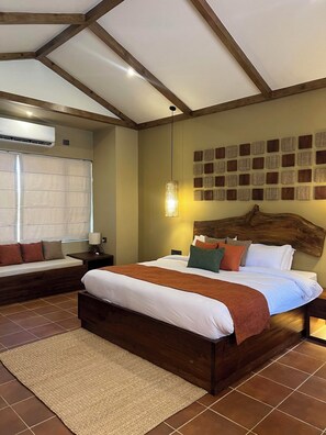 1 bedroom, in-room safe, individually furnished, desk - GREEN MANSIONS JUNGLE RESORT (Sauraha)