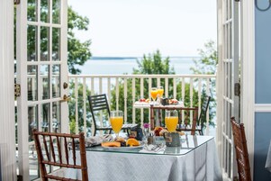 Desayuno completo todos los días (con cargo)