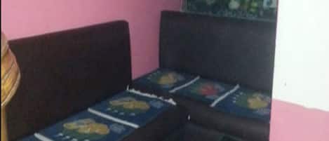 Standard Room, 1 Bedroom | In-room safe, desk, iron/ironing board, rollaway beds