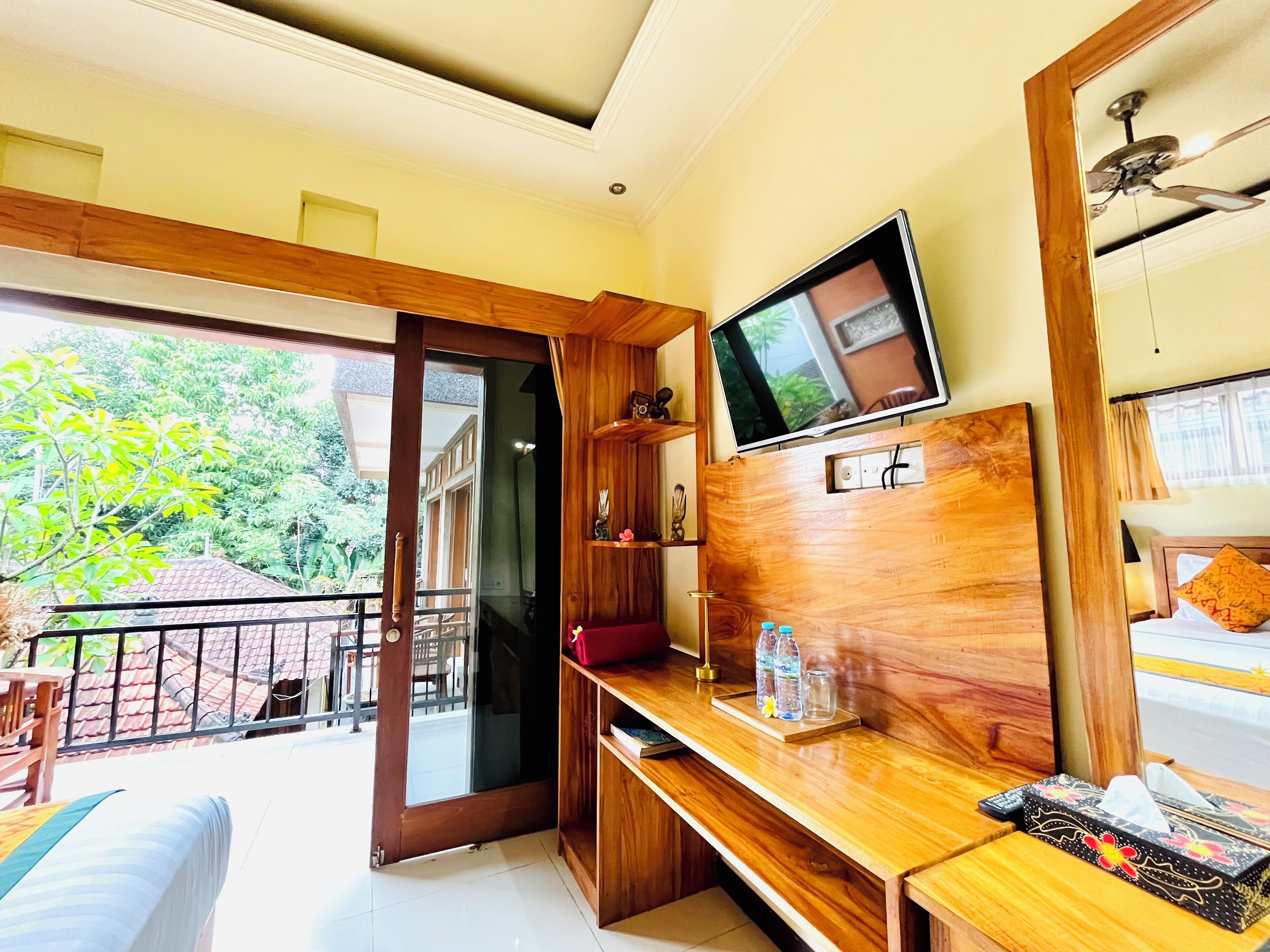 Deluxe Room | In-room safe, desk, free WiFi, bed sheets