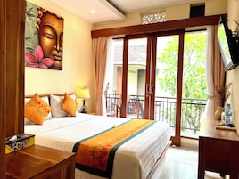 Standard Room | In-room safe, desk, free WiFi, bed sheets