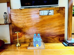 Deluxe Room | In-room safe, desk, free WiFi, bed sheets - Tebesaya Homestay (Ubud)