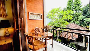 Quarto luxo | Cofres nos quartos, escrivaninha, Wi-Fi de cortesia, roupa de cama