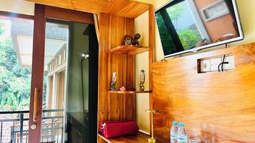 Quarto luxo | Cofres nos quartos, escrivaninha, Wi-Fi de cortesia, roupa de cama