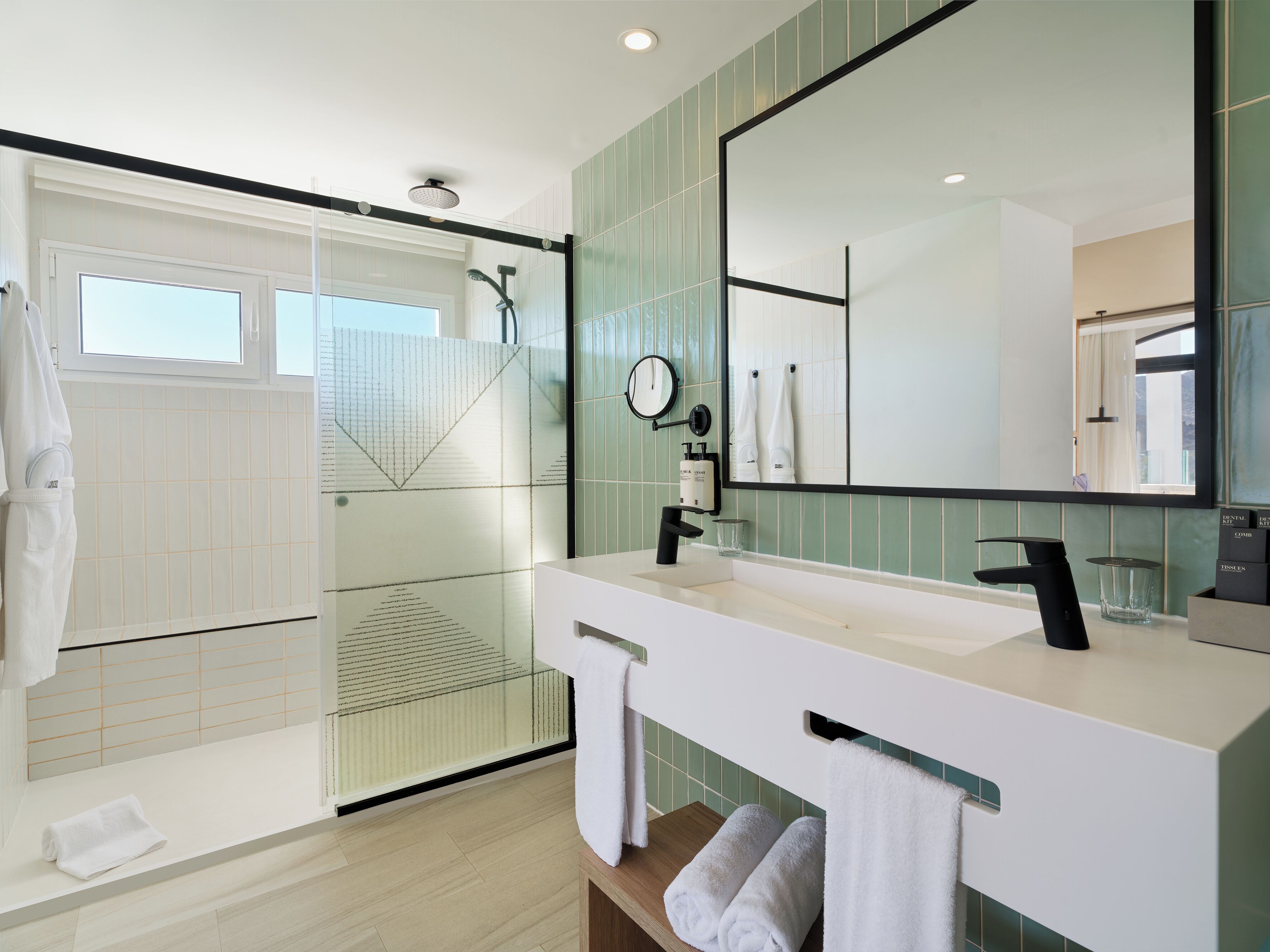 1 bedroom, in-room safe, desk, blackout curtains