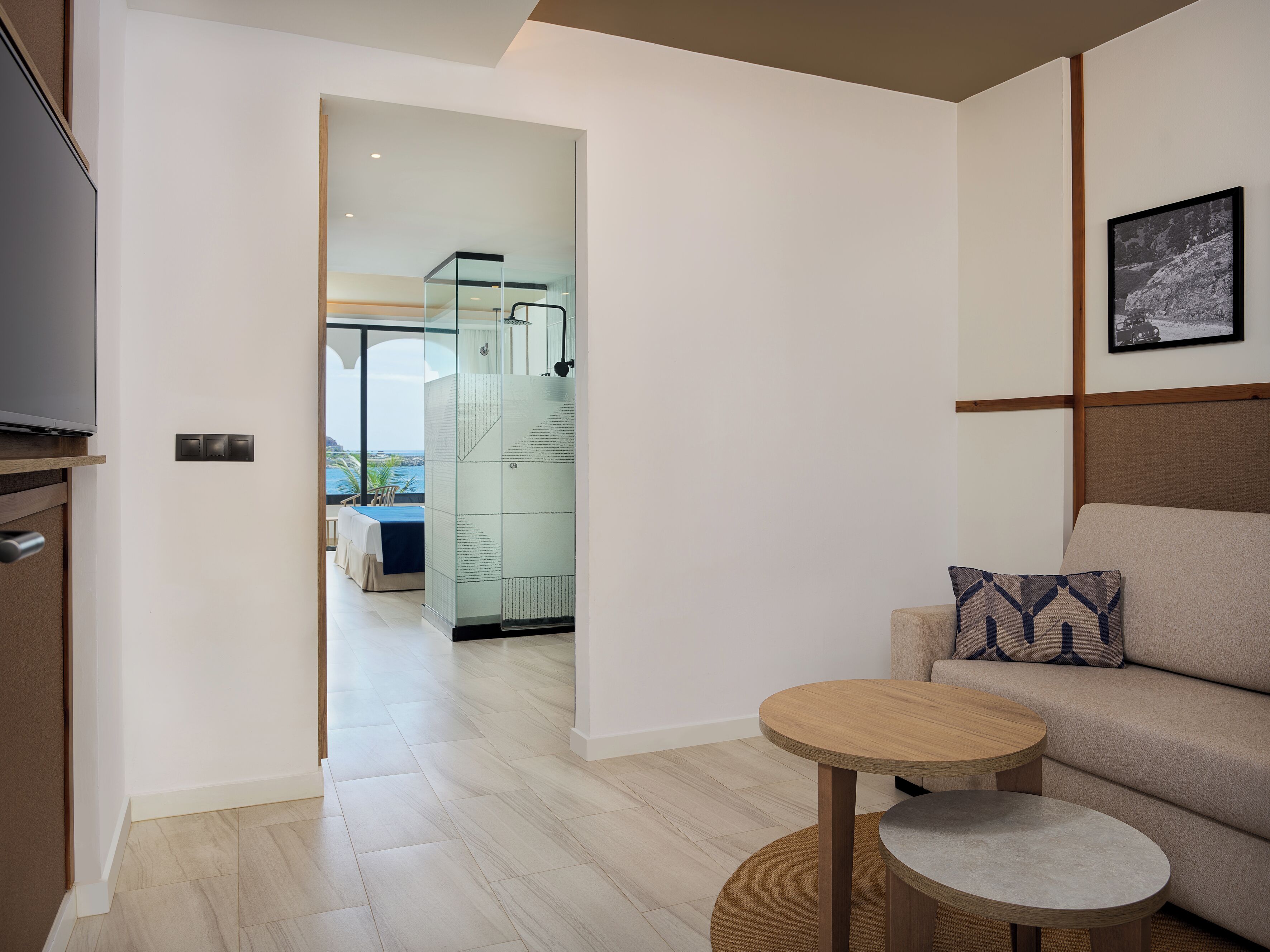 1 bedroom, in-room safe, desk, blackout curtains