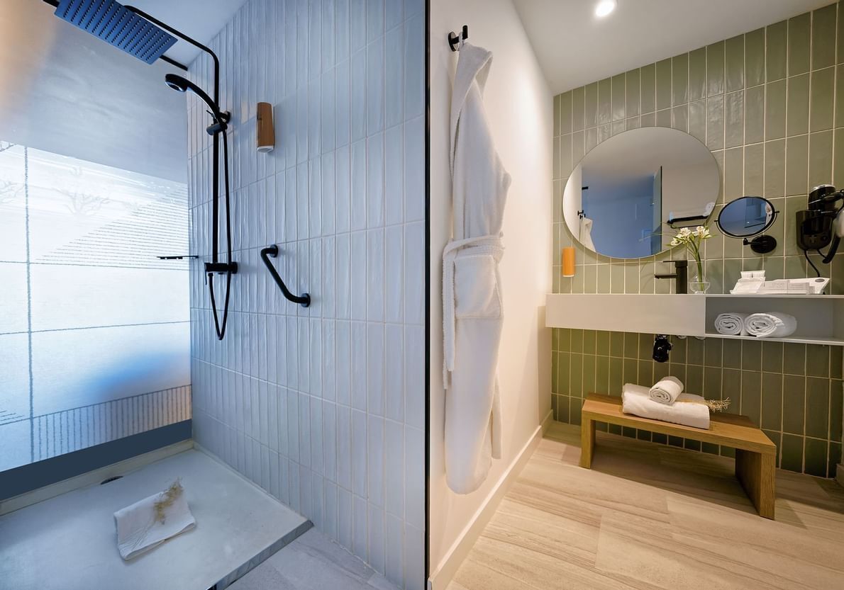 1 bedroom, in-room safe, desk, blackout curtains