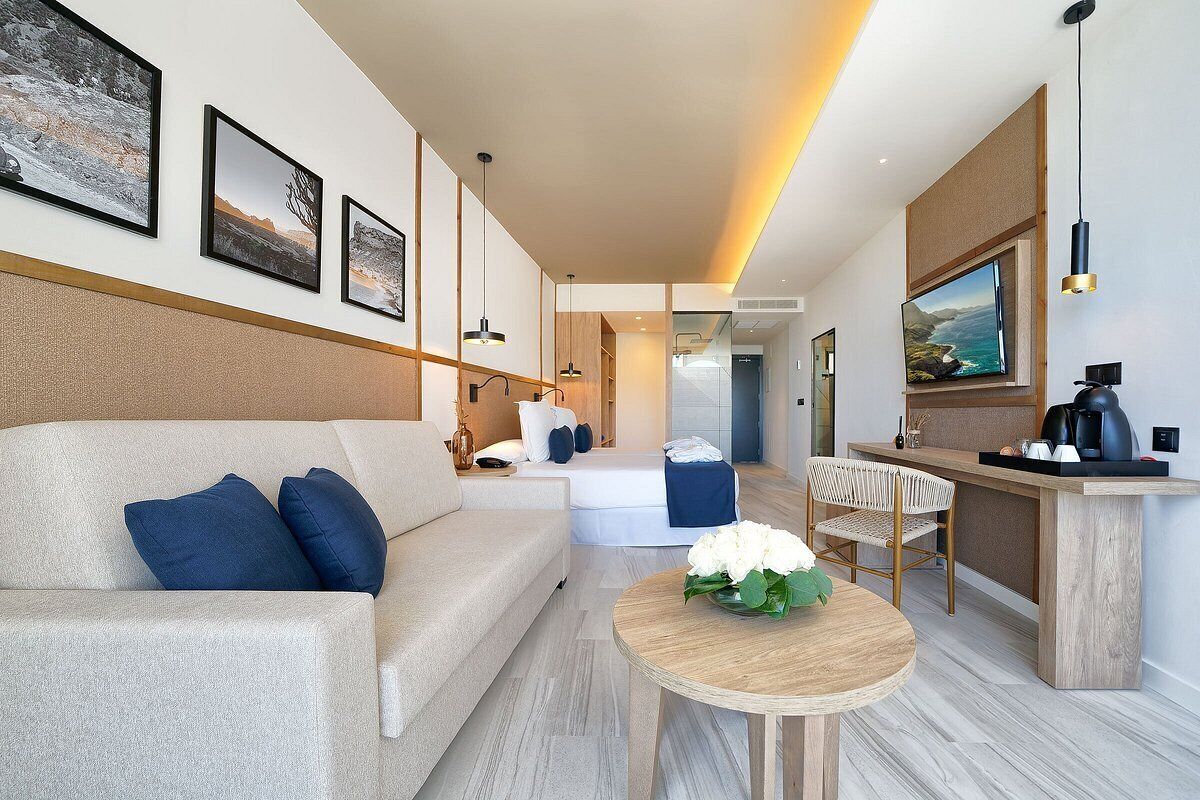 1 bedroom, in-room safe, desk, blackout curtains