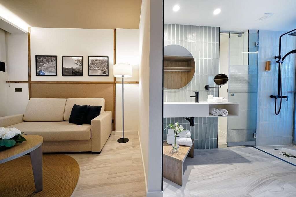 1 bedroom, in-room safe, desk, blackout curtains