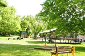 Children’s play area – outdoor