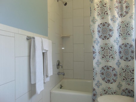 Free toiletries, towels. Westbrook Motel