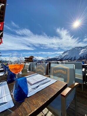 Sundeck - Hotel Salastrains (St. Moritz)