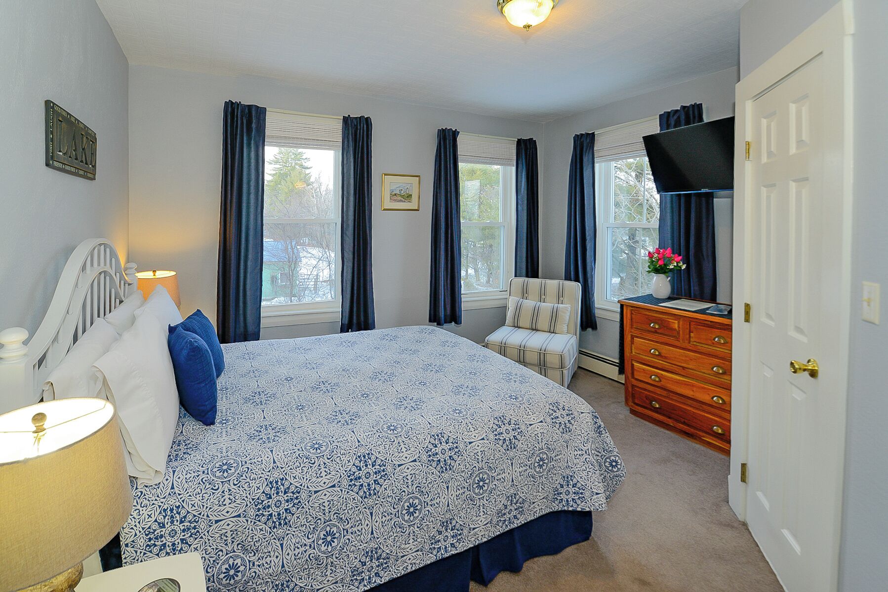 Habitación Deluxe | Decoración personalizada, muebles diferentes y wifi gratis 