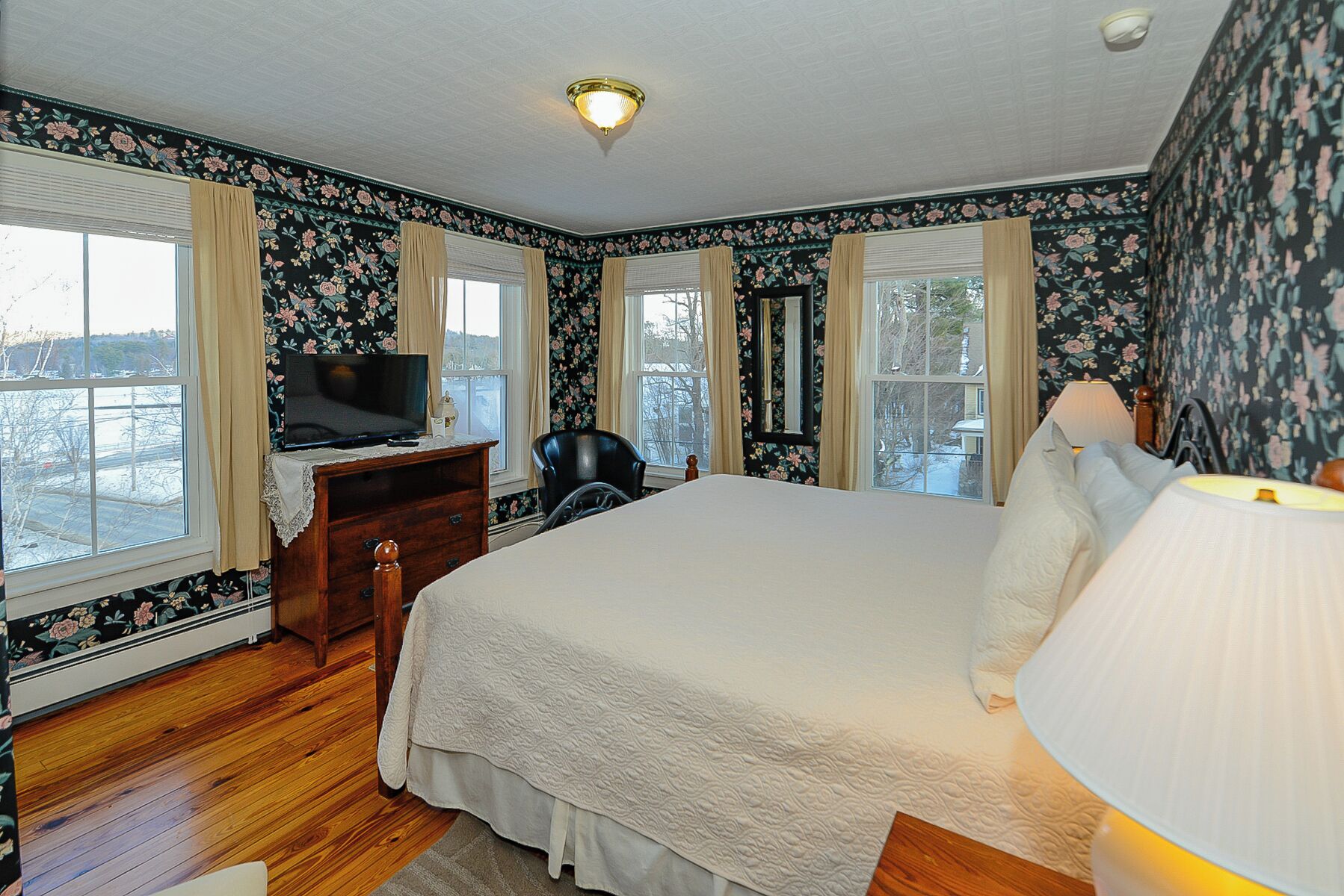 Habitación Deluxe | Decoración personalizada, muebles diferentes y wifi gratis 