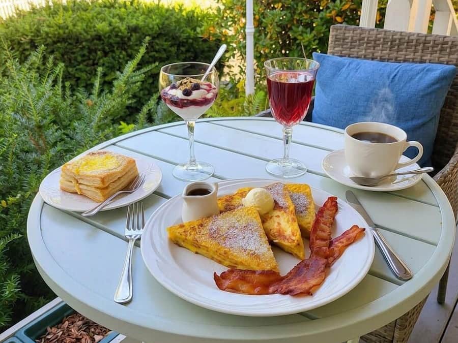 Free daily full breakfast