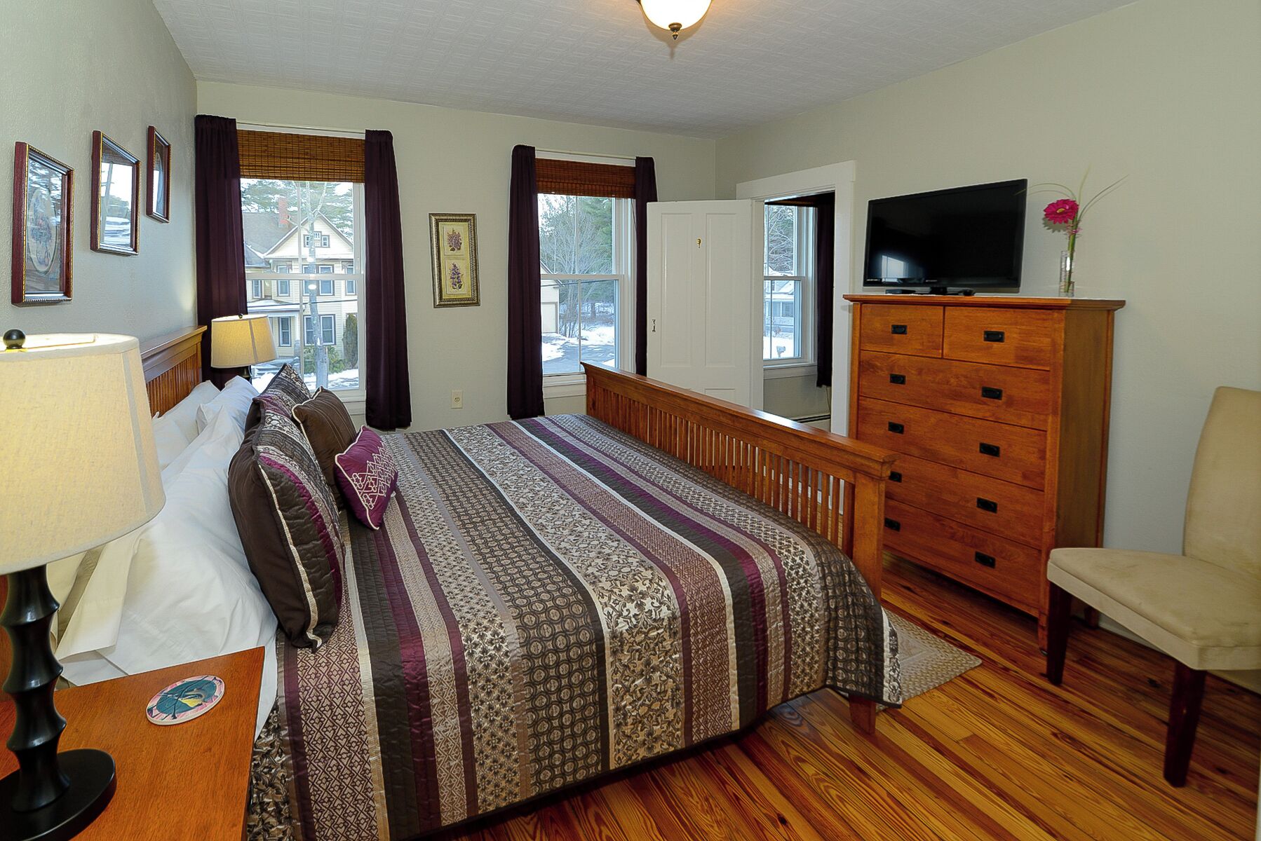 Habitación Premium | Decoración personalizada, muebles diferentes y wifi gratis 