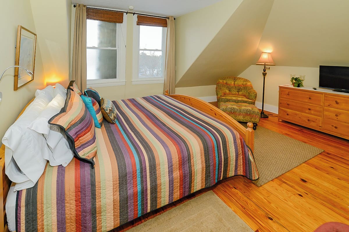 Habitación Deluxe | Decoración personalizada, muebles diferentes y wifi gratis