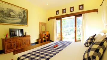 Villa, 1 habitación | 1 habitación, caja de seguridad en la habitación y escritorio