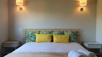 Superior Chalet | Soundproofing, iron/ironing board, free WiFi, bed sheets
