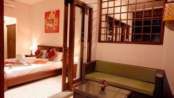 Minibar, desk, cribs/infant beds, rollaway beds