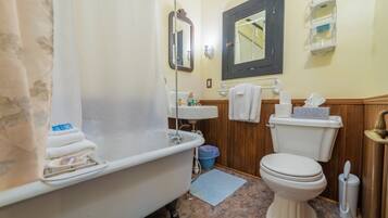 Triple Room, Ensuite (The Maid's Suite) | Bathroom