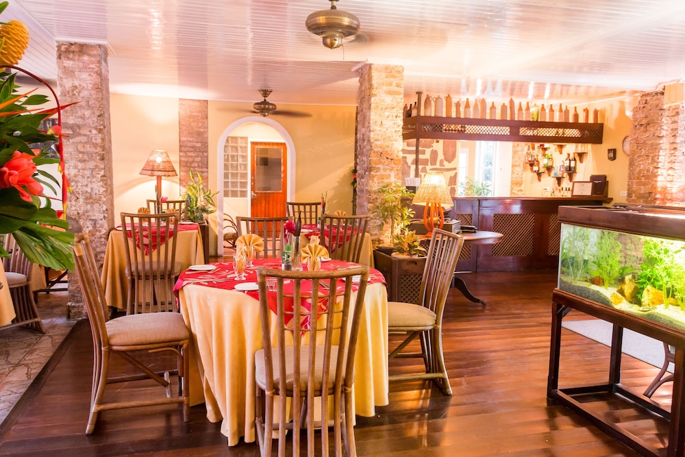 Cara Lodge Hotel by null