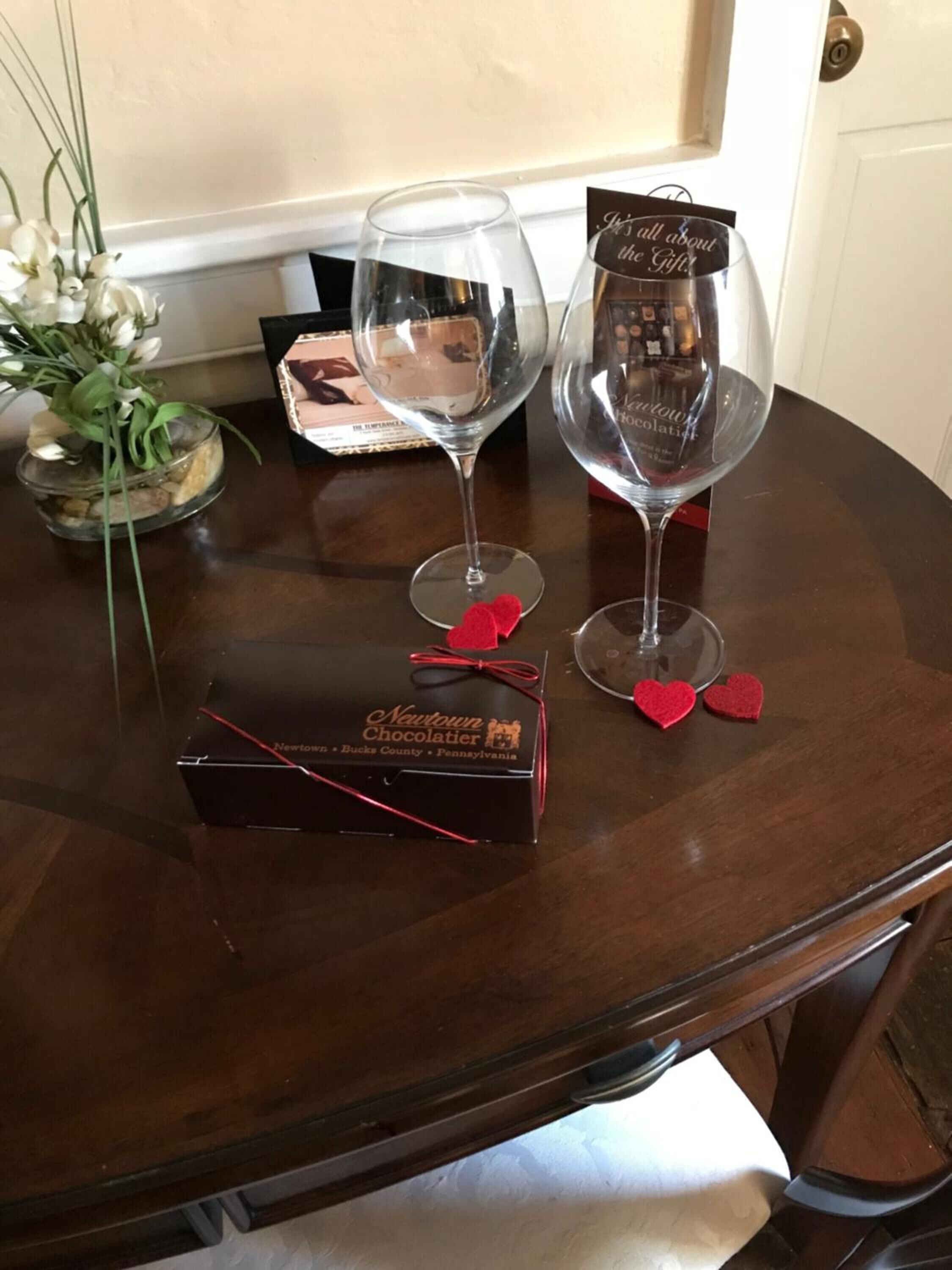 Breakfast, lunch and dinner served