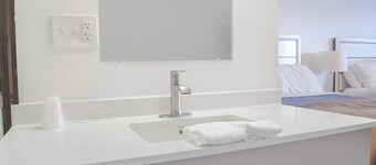 랭커스터 모텔 바이 OYO 론크스 근처 패러다이스