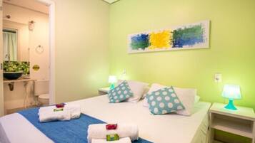 Minibar, iron/ironing board, free WiFi, bed sheets