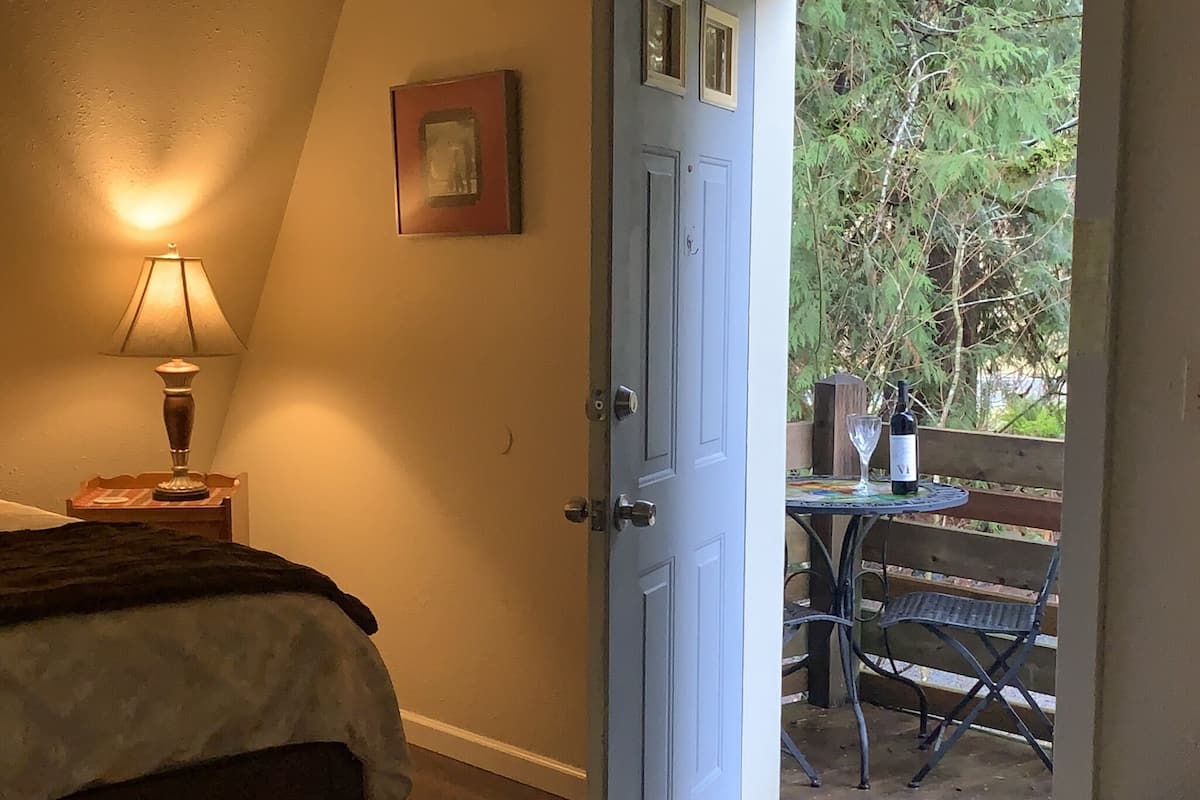 Comfort Studio Suite, Multiple Beds, Kitchenette, Garden Area | Terrace/patio