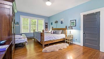 Superior Studio Suite, Multiple Beds, Garden View, Garden Area | Premium bedding, pillowtop beds, individually decorated