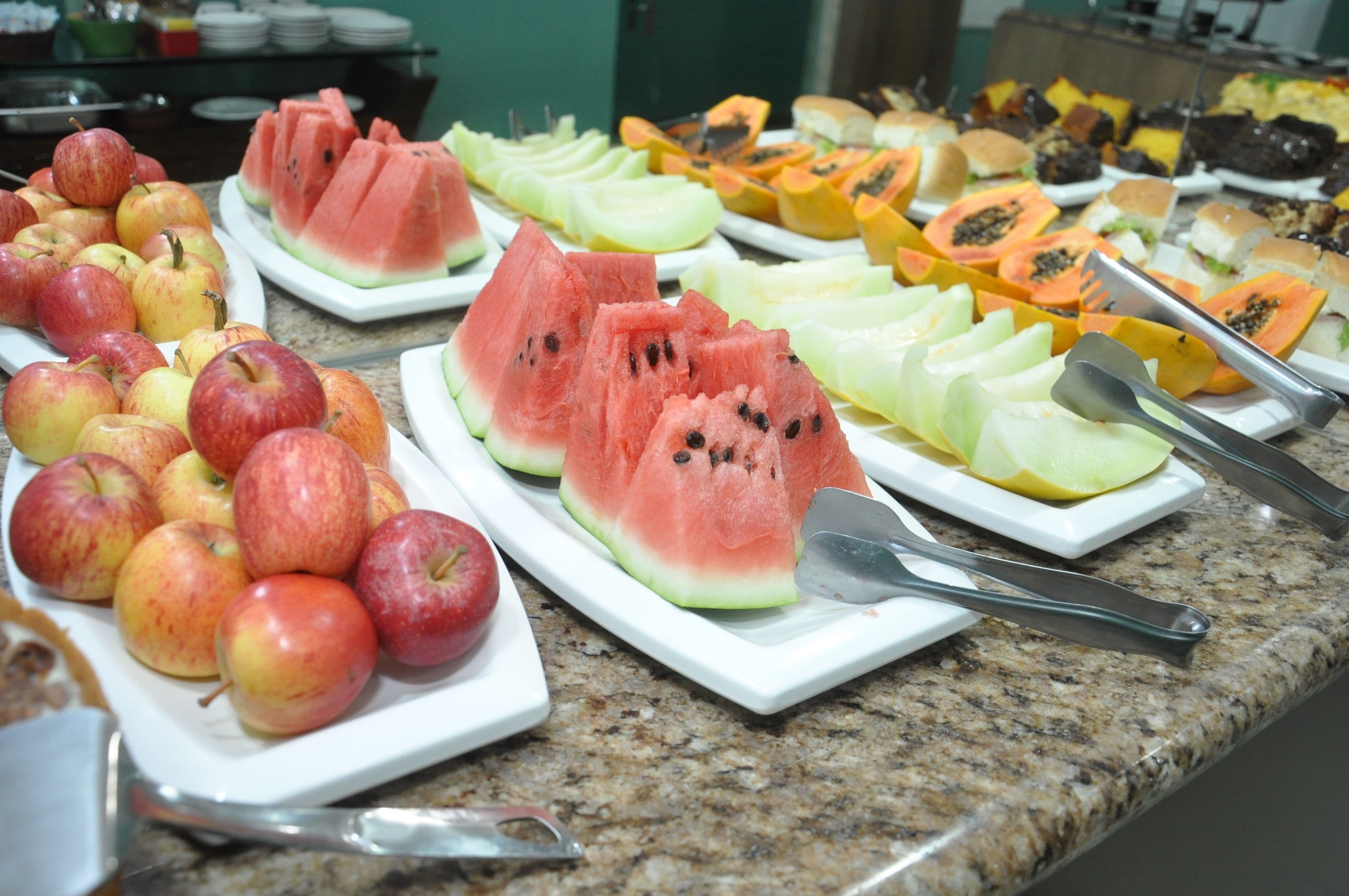 free daily breakfast