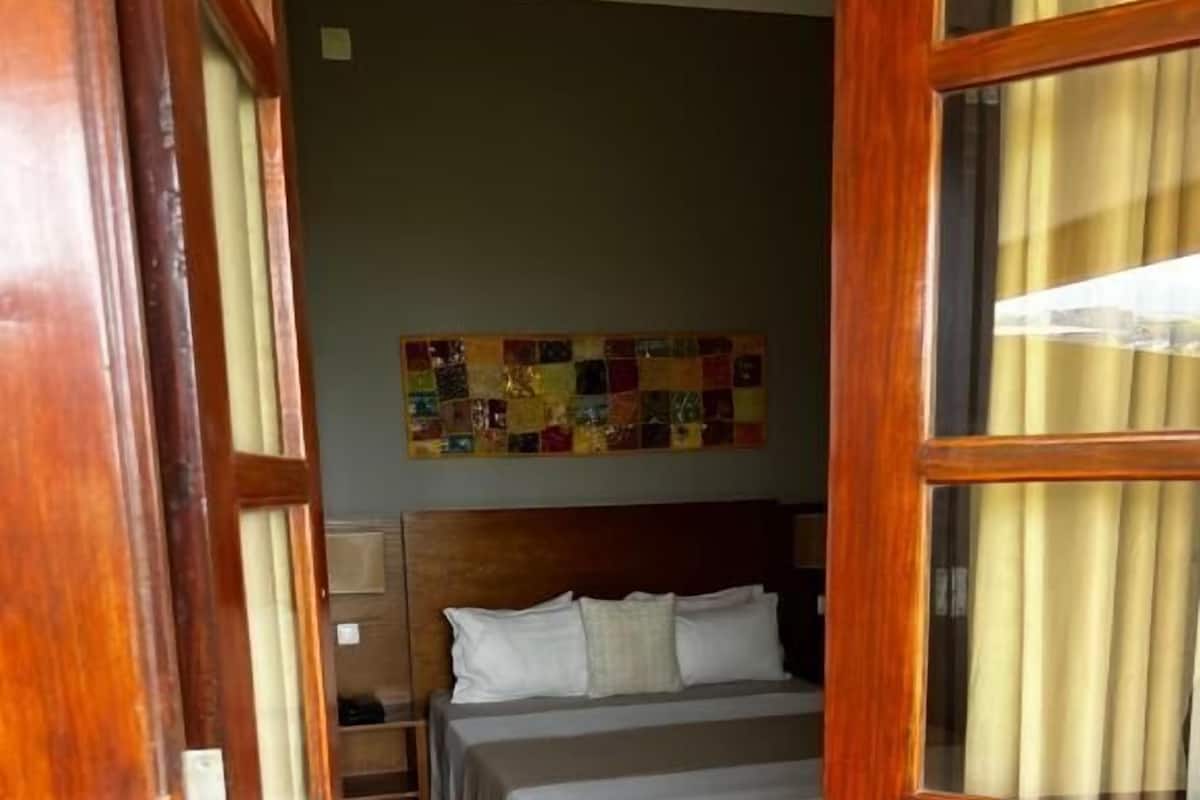 Standard-Doppel- oder -Zweibettzimmer