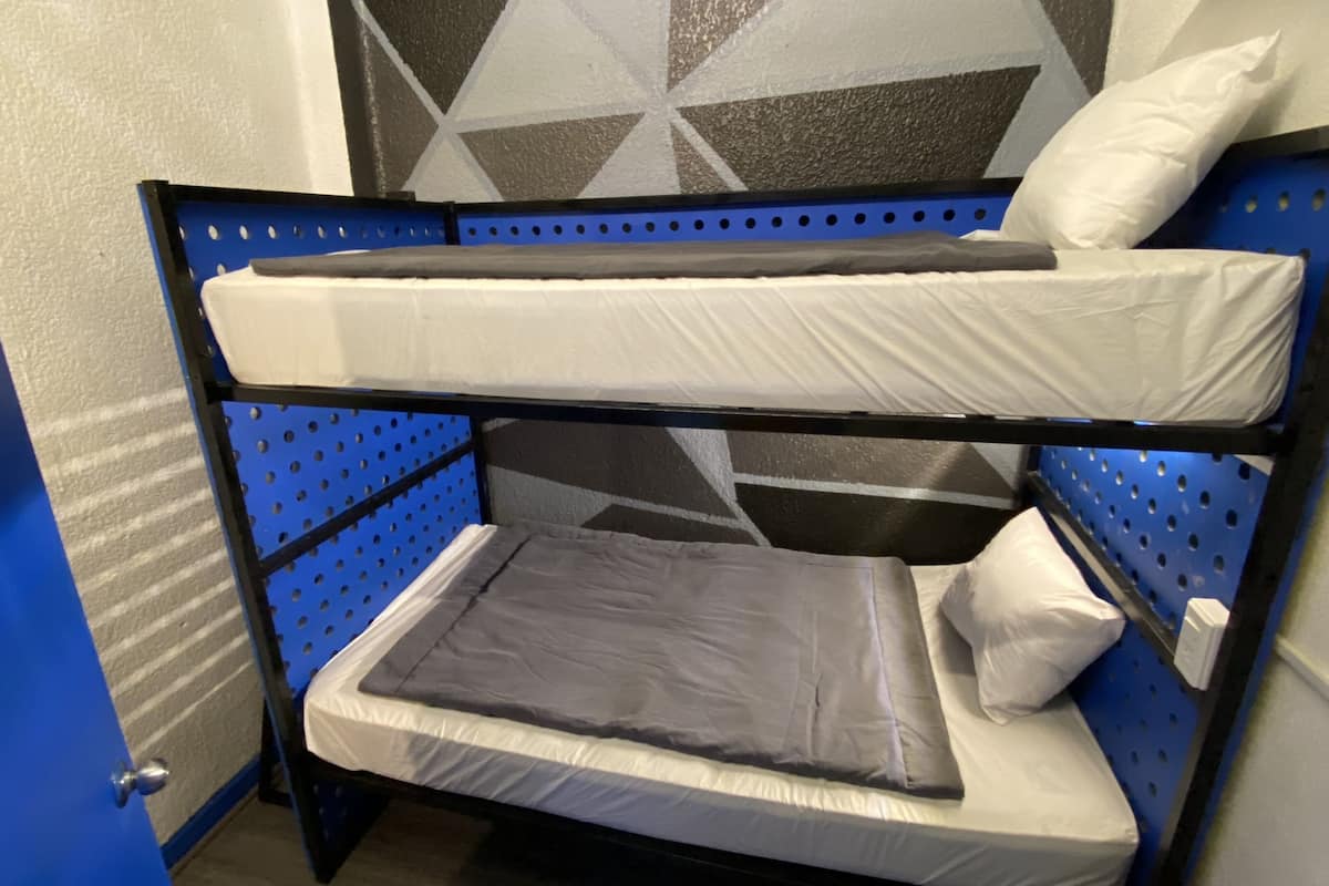 غرفة مزدوجة (1 bunk bed) | حمام مشترك