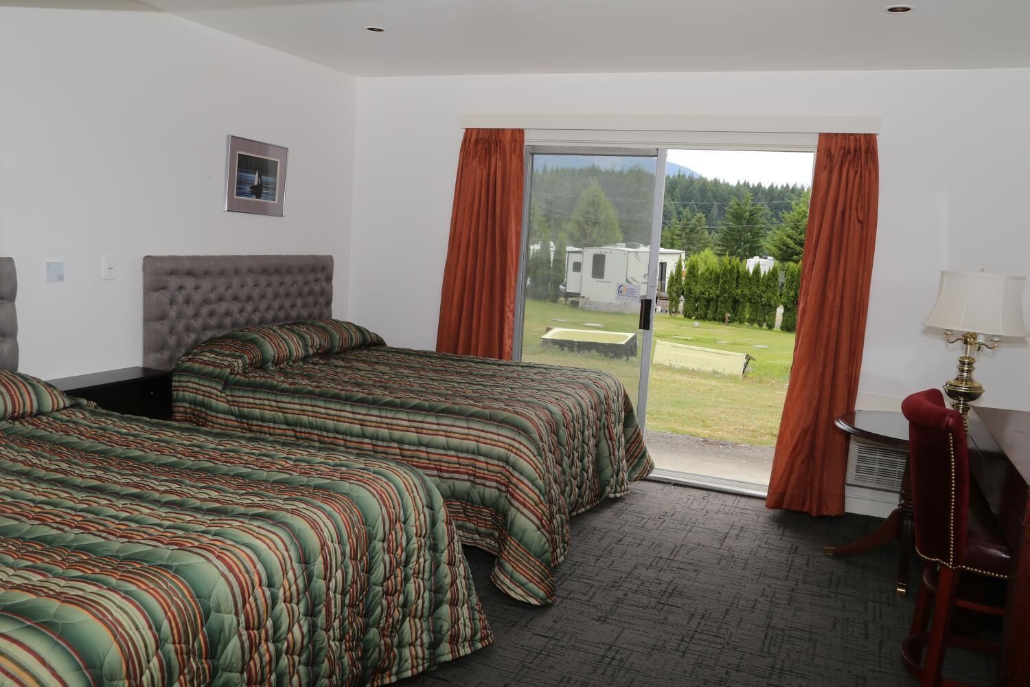 Desk, free WiFi, bed sheets