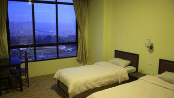 Habitación doble estándar, 1 cama matrimonial (With View) | Escritorio y wifi gratis