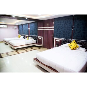 Desk, rollaway beds, free WiFi