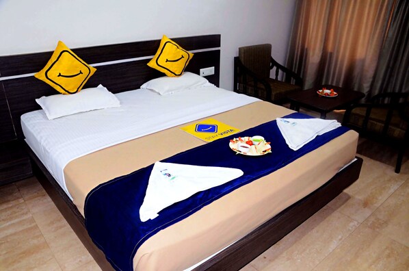 Superior Double Room | Minibar, desk, iron/ironing board