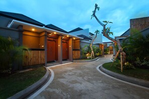 Property grounds - Maharaja Villas Seminyak by Humus Hospitality (Kerobokan)