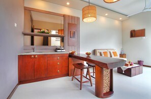 Private kitchenette - Maharaja Villas Seminyak by Humus Hospitality (Kerobokan)