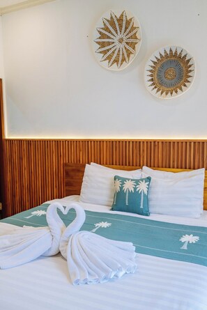 Deluxe Room, 1 Bedroom, Private Bathroom, Poolside | 1 bedroom, minibar, in-room safe, desk - MIMU Co Living (Seminyak)