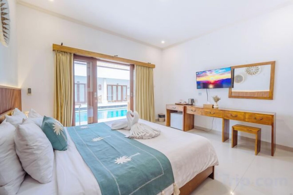1 dormitorio, minibar, caja fuerte y escritorio