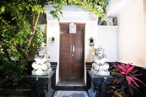 Entrada de la propiedad